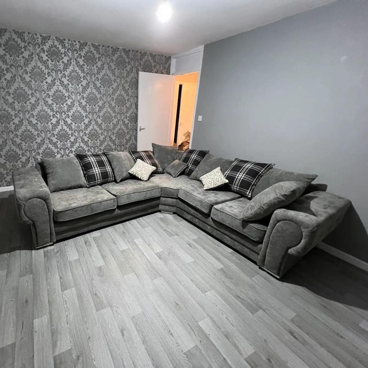 Elegant Verona Universal Corner Sofa